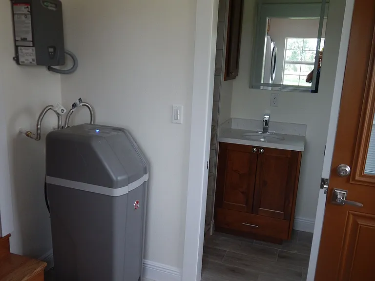 412 Bowman Ave — Photo 19