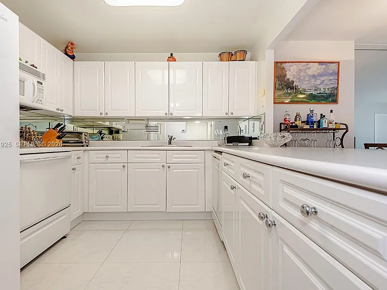 2301 Collins Ave #1416 — Photo 26