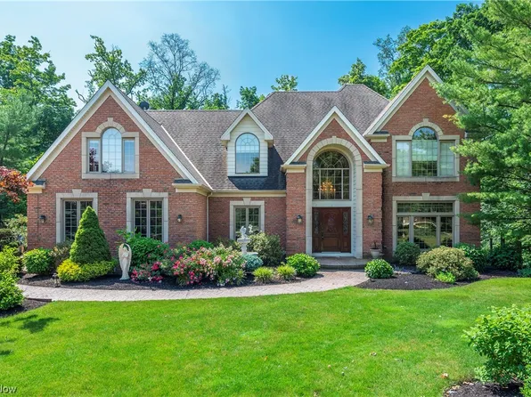 6756 Mallard Dr, Brecksville, OH 44141