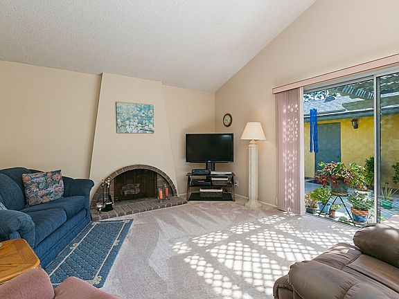 3rd image of 613 Kumquat Way