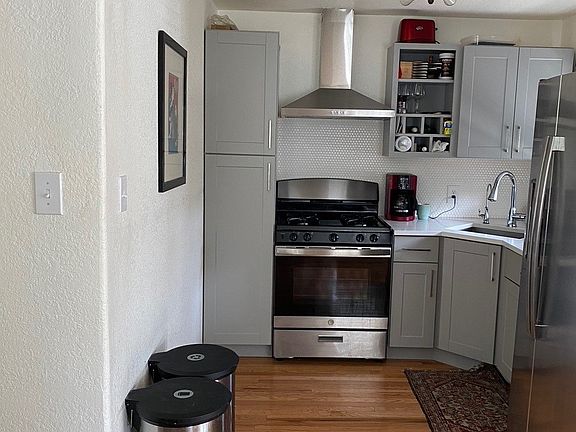 4th image of 1216 Inks Ave