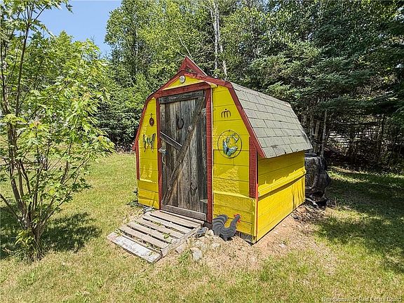 4th image of 972 Portage Vale Rd