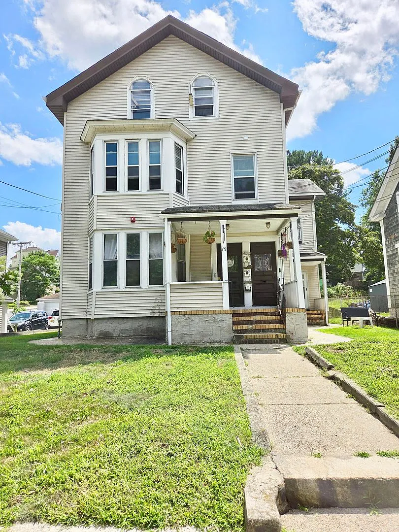 79 Hamlet Avenue — Photo 2