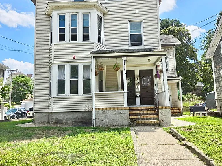 79 Hamlet Avenue — Photo 2