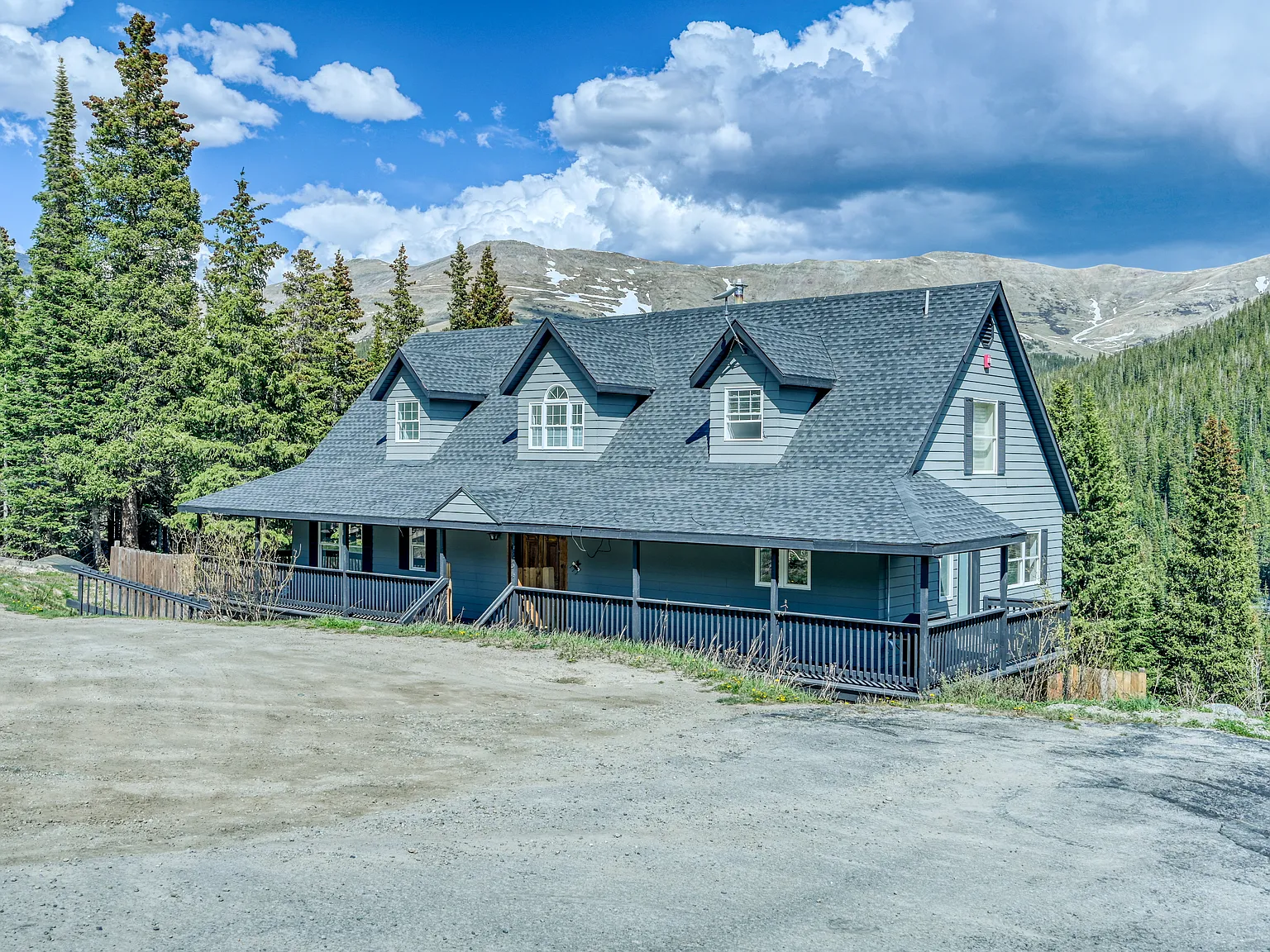 6 bed, 4184 sqft, $9,000 — Photo 2