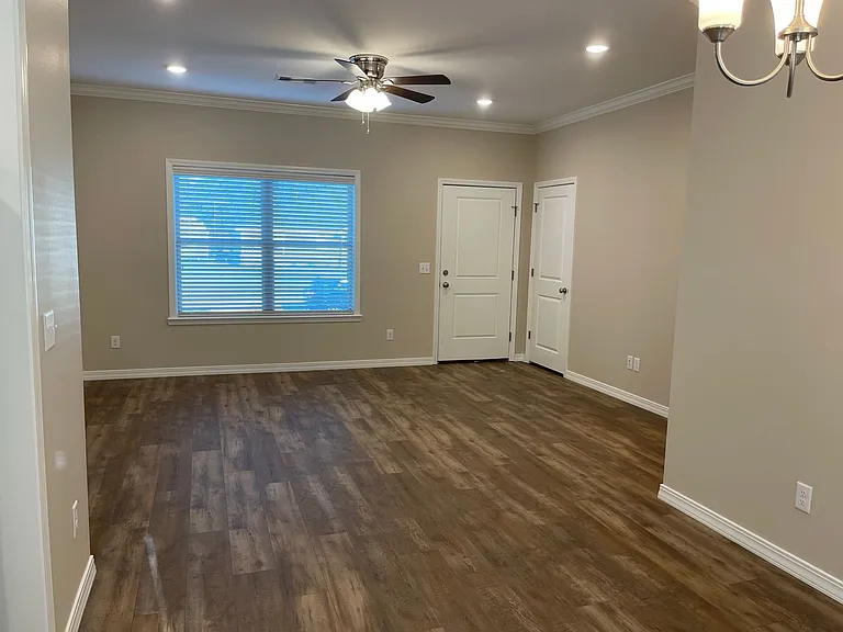 102 Praire Creek Dr — Photo 2