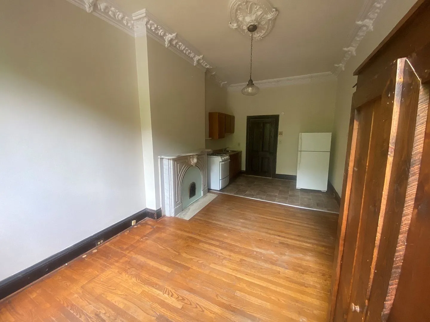 1706 Bolton St — Photo 4
