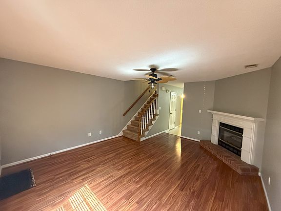 2nd image of 410 W Townes Ct