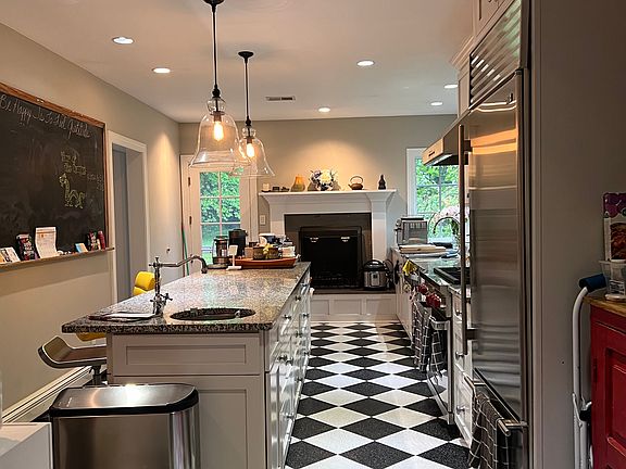 4th image of 2608 N Nelson St