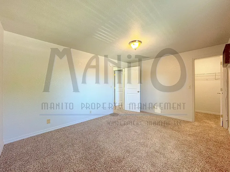 523 E 11th Ave — Photo 24