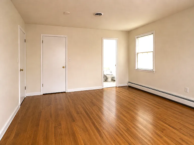304 Loren Ct — Photo 8