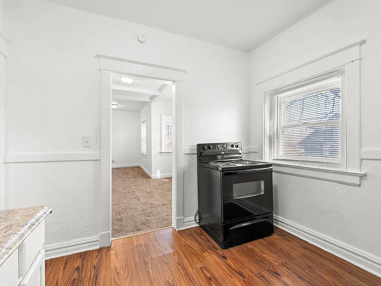 2207 E 24th Ter #B — Photo 11