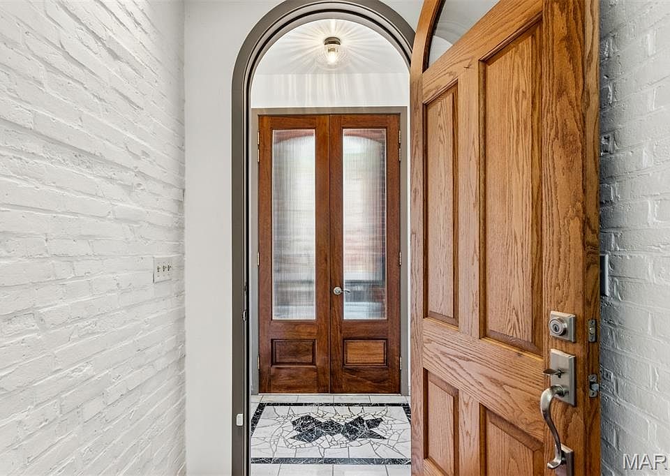 1st image of 2848 McNair Ave