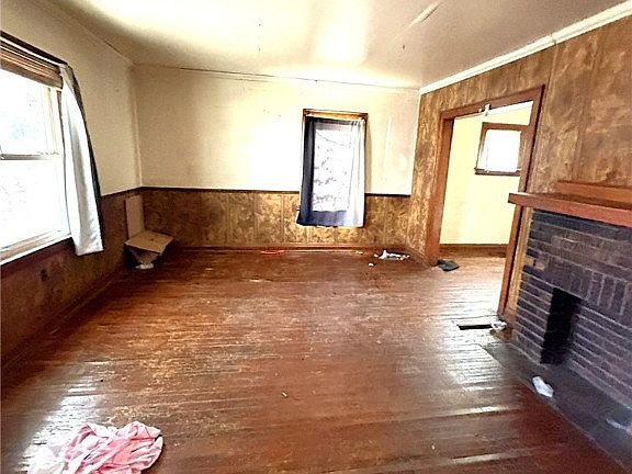 3rd image of 841 N Baxter St