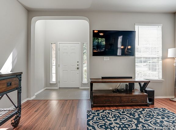 2nd image of 17122 Ashbury Ldg