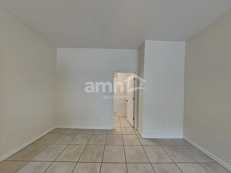 1130 Cherry Valley Way — Photo 10