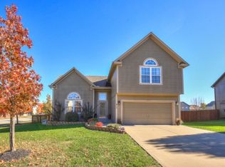 817 S Meadowbrook St, Gardner, KS 66030