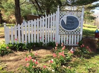 325 Dunfey Ln #325, Windsor, CT 06095