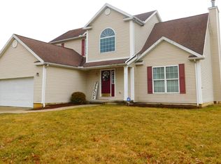 1136 Empire Dr, Newark, OH 43055