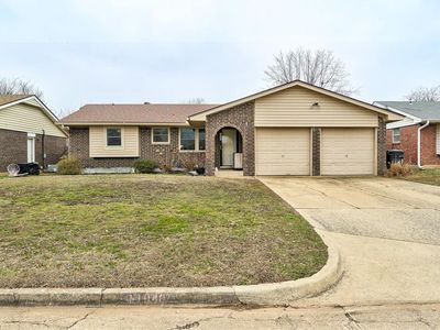 1040 SW 1st St, Moore, OK, 73160