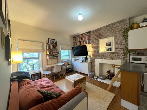 88 Joralemon Street image 2 of 13