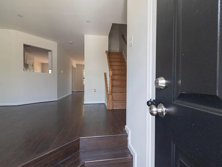 11525 Leland Pl — Photo 2