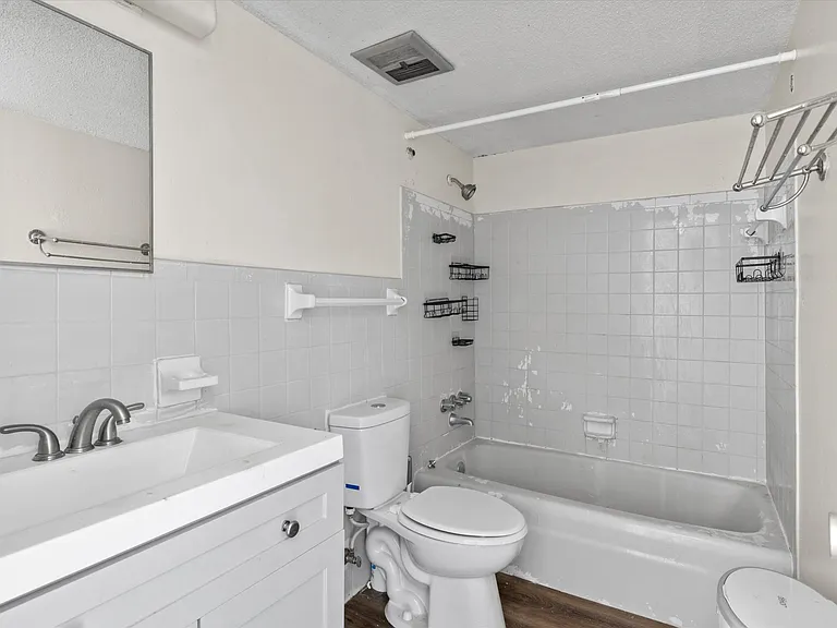 2325 W Pensacola St #121 — Photo 15