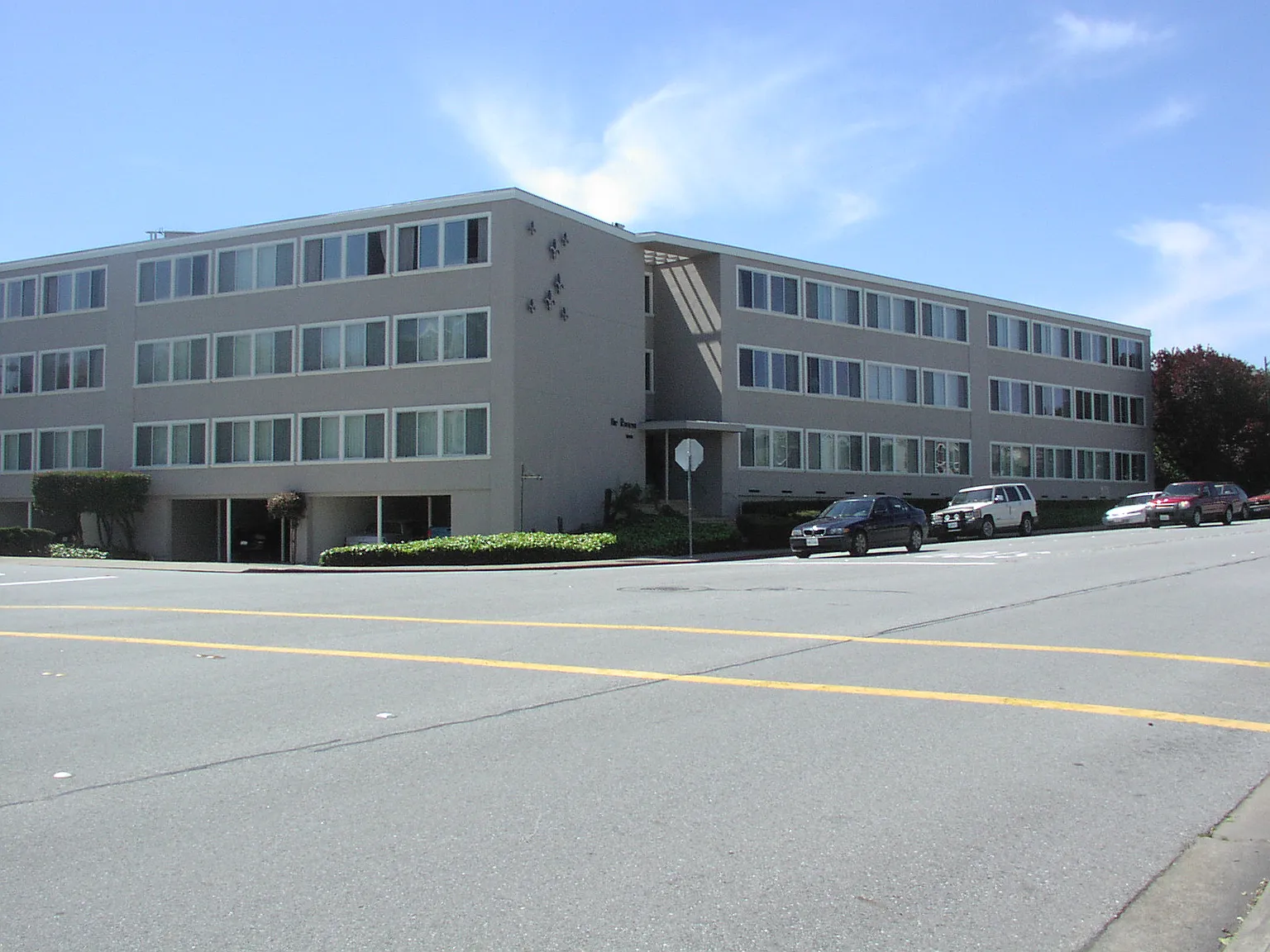 Riviera — Photo 1