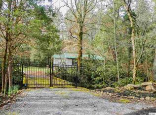 2750 McMahan Sawmill Rd, Sevierville, TN 37862