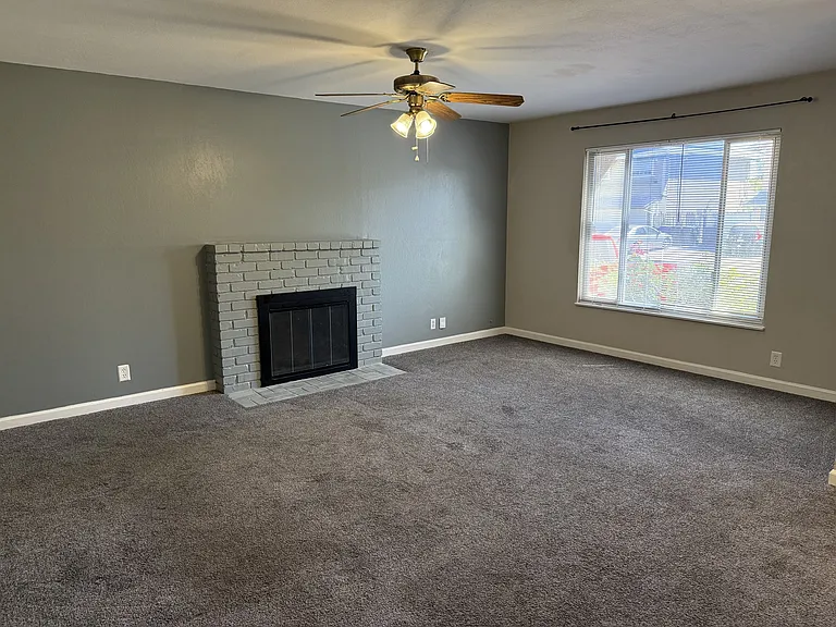 3016 Winchester Way — Photo 3