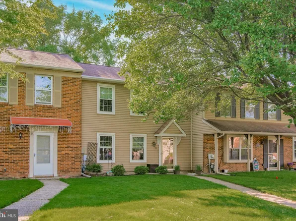 38 Hunt Dr, Horsham, PA 19044