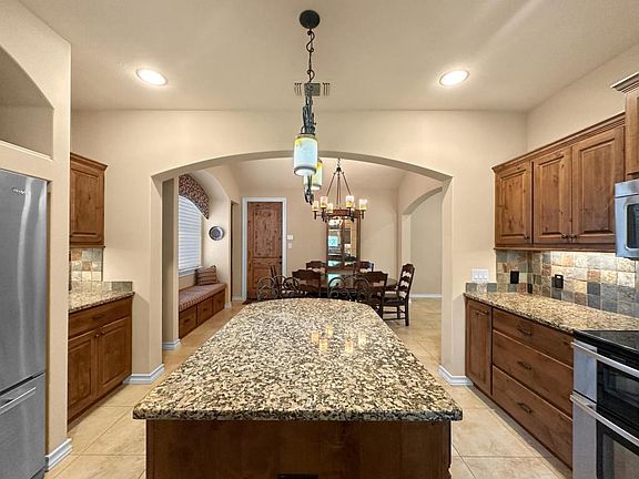 4th image of 136 Village Park Dr