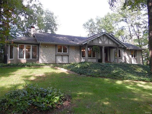 745 Hidden Lake Dr photo 1