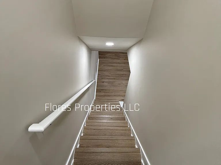 1136 Pauline Ave — Photo 21