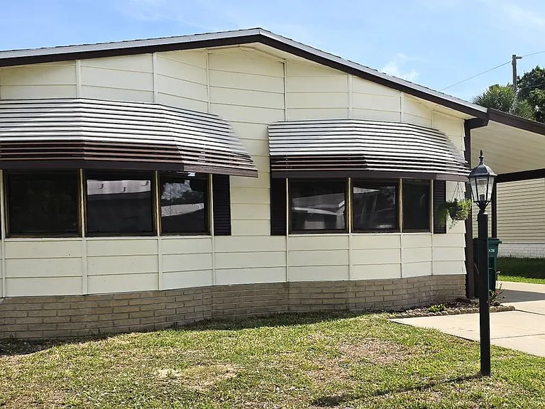 259 S Dolphin Cir — Photo 1