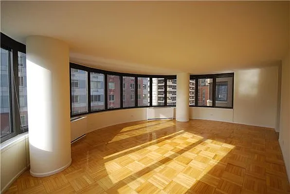 Rented by Lucien Perry | media 27