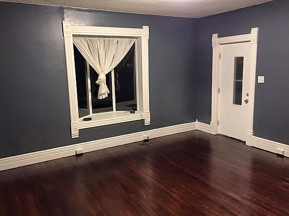 4th image of 114 W Hicks St