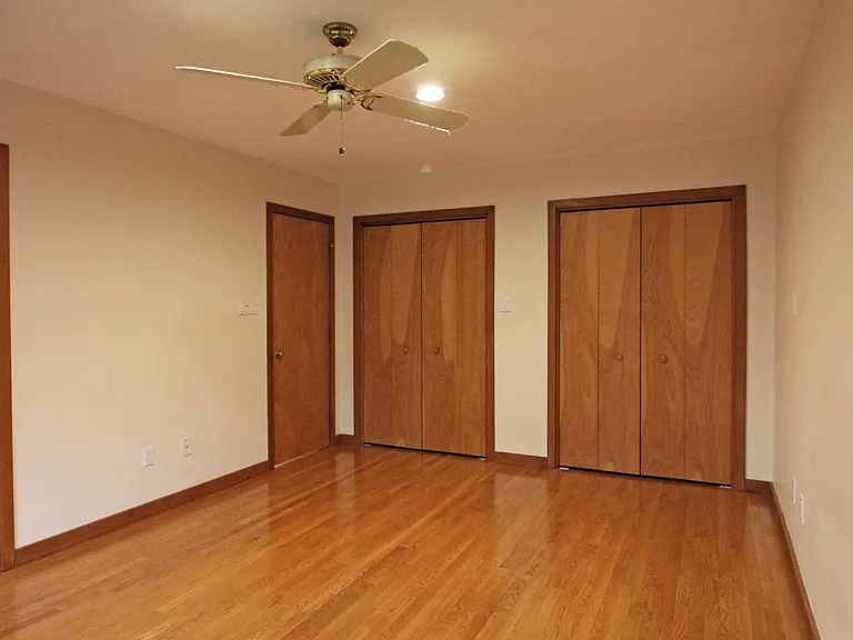 6872 Melrose Dr — Photo 23