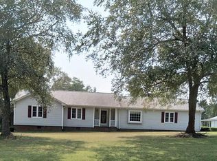 104 Creekside Dr, Selma, NC 27576