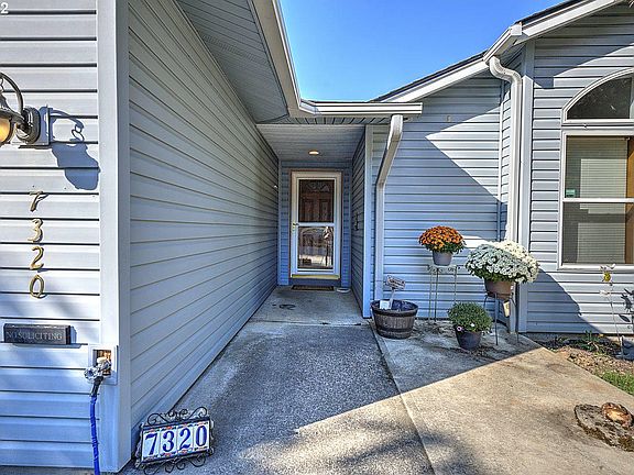 3rd image of 7320 NE 61st Ave