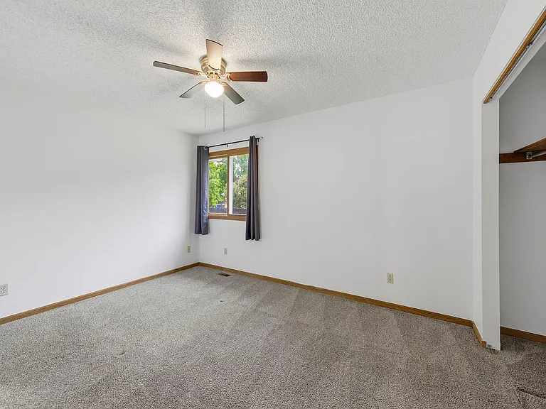 1375 W 45th St — Photo 10