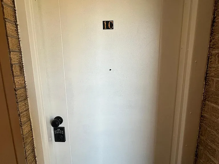 5486 S Archer Ave S #1C — Photo 2