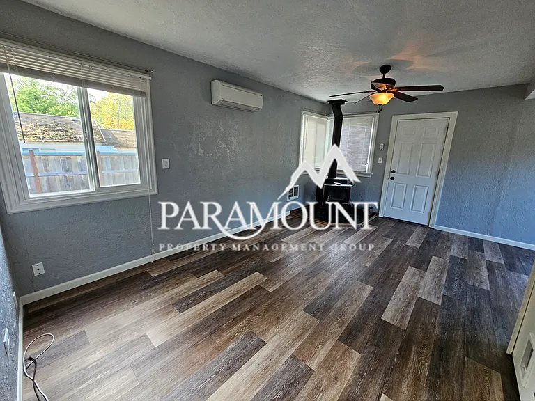 2533 Strassburg St NE — Photo 6