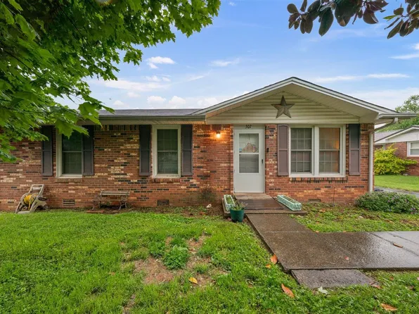 307 Walnut St, Cave City, KY 42127