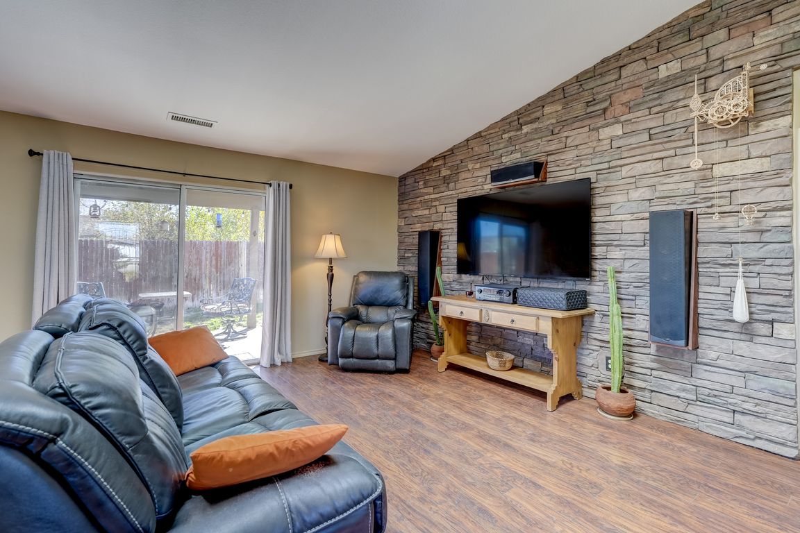 next background image