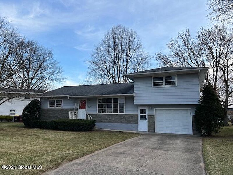 3rd image of 1033 St Jude Drive