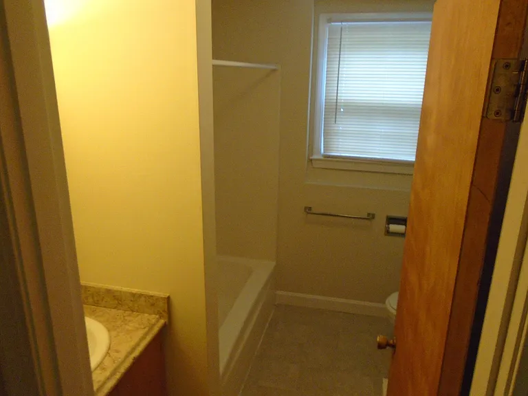 2 Lions Ave — Photo 14