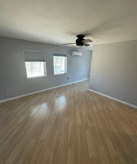 1508 Dolphin St — Photo 5