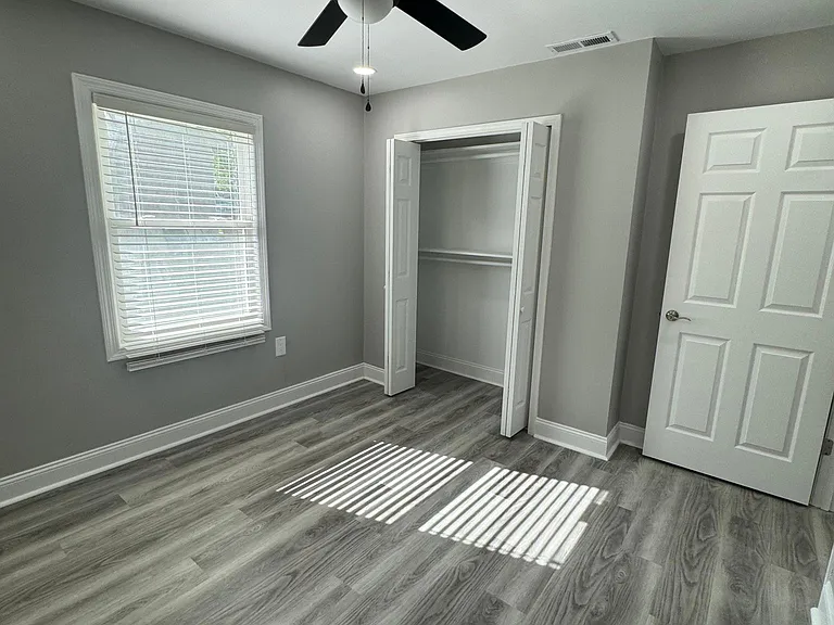 907 Edgevale Ter — Photo 13