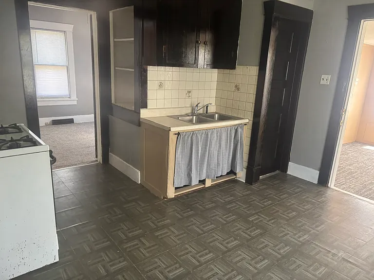502 Church St — Photo 4